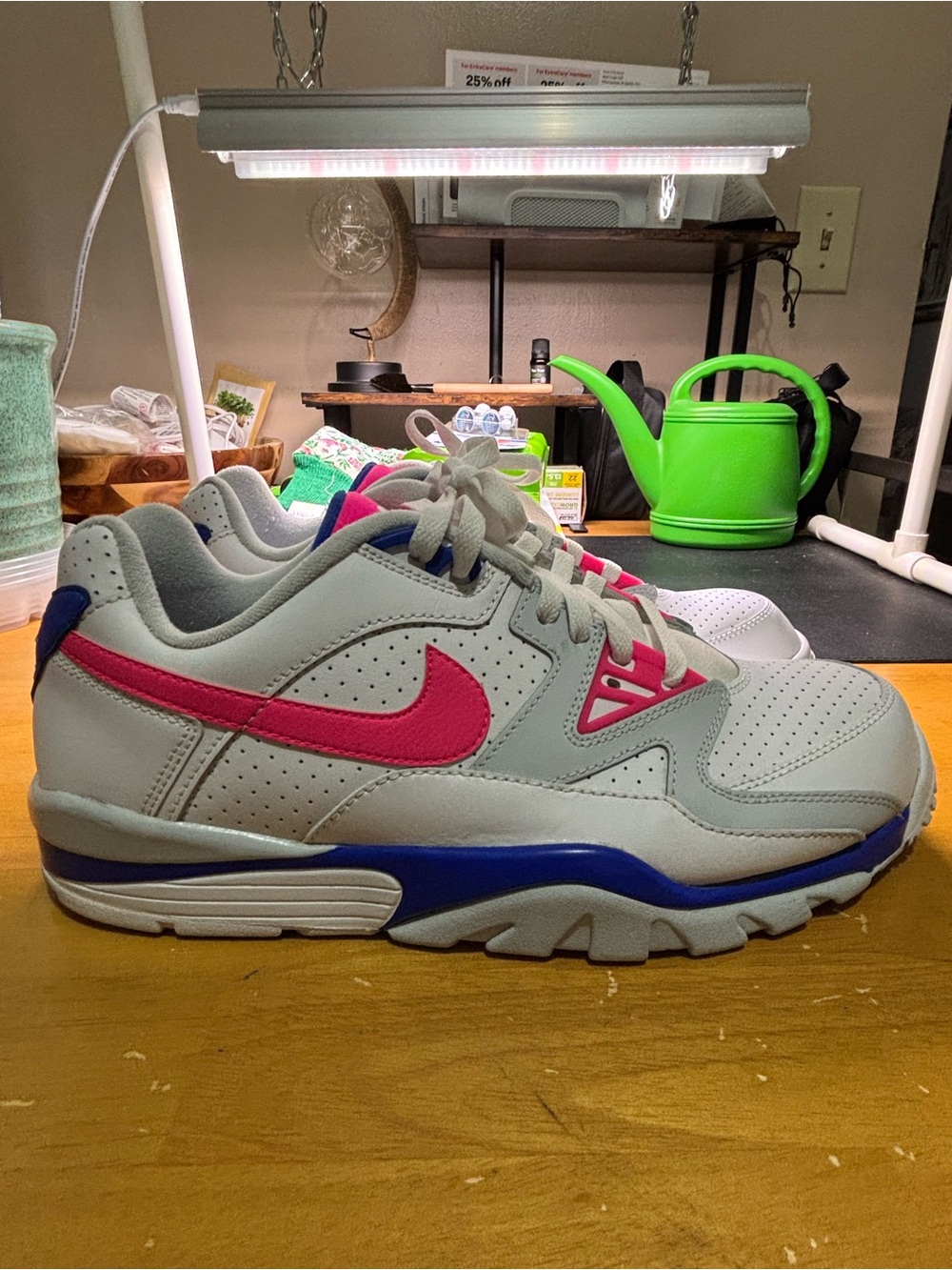 NIKE AIR CROSS TRAINERS 3 LOW MENS.